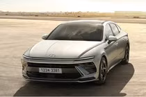 Ra mắt Hyundai Sonata 2025 từ 517 triệu đồng, "đấu" Toyota Camry