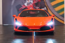 Cận cảnh Ferrari F8 Tributo hơn 30 tỷ đồng tại Việt Nam