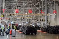 Tesla "tá hoả" với đợt triệu hồi toàn bộ xe bán ra ở Trung Quốc