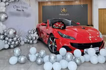 Đại gia y tế Hà Nội chi cả chục tỷ đồng tậu Ferrari Portofino M