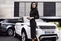 Soi bộ sưu tập thời trang “không đụng hàng” từ Land Rover