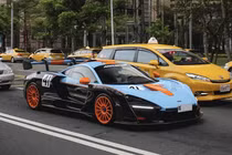 McLaren Senna LM Gulf Livery phiên bản huyền thoại trở lại
