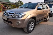 Cận cảnh Toyota Fortuner 12 tuổi, hơn 400 triệu tại Việt Nam