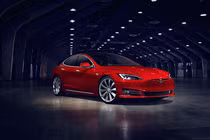 Tesla lại "nổ" rằng - xe điện của họ an toàn gấp 10 lần ôtô thường