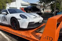 Porsche 911 GT3 hơn 12 tỷ của ông Đặng Lê Nguyên Vũ ra biển trắng