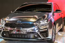 "Soi" Kia Cerato 2019 crome sáng bóng sắp về Việt Nam?