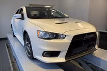 Chiếc xe Mitsubishi Lancer EVO 2015 cũ chào bán tới 2,7 tỷ đồng