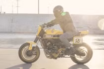 Yamaha MT-09 biến “ong vò vẽ” nhờ hãng độ Roland Sands