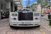 Rolls-Royce Phantom biển cặp "thần tài nhỏ" lý lịch khủng ở Sài Gòn