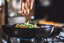 Bếp gas tăng nguy cơ hen suyễn ở trẻ em và ung thư ở người lớn