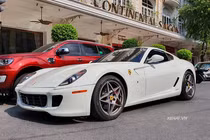 "Ngựa già" Ferrari 599 GTB nổi bật giữa thánh địa siêu xe Sài Gòn