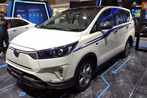 Cận cảnh Toyota Innova chạy điện xịn sò, có cả ghế thương gia