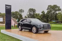 "Nội soi" Bentley Bentayga EWB Mulliner sở hữu bức họa độc nhất