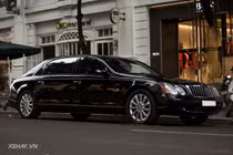 Xe siêu sang Maybach 62S cả chục tỷ đồng trên phố Hà Nội