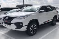 Cận cảnh Toyota Fortuner TRD hơn 1 tỷ đồng tại Việt Nam