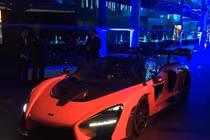 "Soi" thực tế siêu xe McLaren Senna giá 25 tỷ đồng