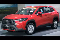 Toyota Corolla Cross 1.8 máy xăng trang bị có nghèo nàn?