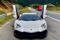 Lamborghini Aventador 50th Anniversario kịch độc "làm dâu" xứ Huế
