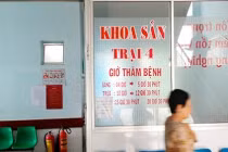 Nhận 200.000 đồng của bệnh nhân, nữ hộ sinh mất việc