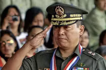 Tàu TQ tiến gần xác tàu Philippines ở Bãi Cỏ Mây 