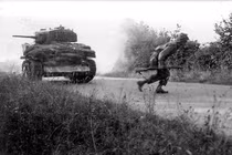 Ảnh hiếm những ngày đầu của quân Đồng Minh tại Normandy