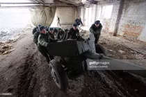 Xem kho vũ khí "cao tuổi" Nga vừa mang tới chiến trường Ukraine