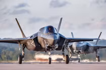"Đại gia" UAE vung tiền chốt đơn tiêm kích F-35: Israel ấm ức