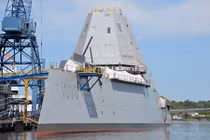 Siêu hạm DDG-1000 Zumwalt chưa biên chế đã gỉ sét