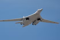 Oanh tạc cơ Tu-160 Nga định vị bằng các vì sao