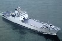 Hạm đội Đông Hải tiếp nhận tàu đổ bộ Type 072III