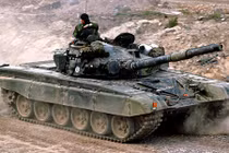 Soi nội thất xe tăng T-72 Việt Nam từng muốn mua