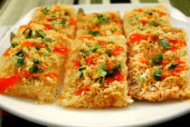 Ba bước biến cơm nguội thành món ăn hảo hạng