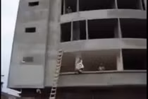 Phong cách chuyển vữa kiểu Người Nhện khó tin