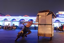 15 phút biến phố thành chợ ở Bến Thành
