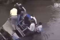 Cười lăn lộn với video "Titanic phiên bản 2" của Ấn Độ