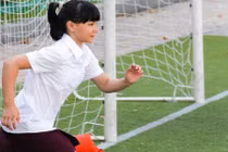 Ảnh nữ sinh Trà Vinh bị đánh vui tươi ở trường mới