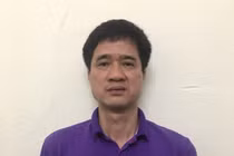Nghi vợ ngoại tình, chồng dùng rìu bổ vào đầu người đàn ông cùng phường
