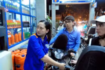 Giá xăng giảm 320 đồng/lít từ 13h hôm nay