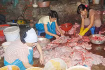 Rùng mình nhìn những thứ bẩn, độc từ Trung Quốc tuồn vào VN