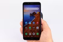 Giá 2 triệu, smartphone này có đủ: vỏ đẹp, ram 3G, chống nước... 