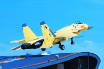 Báo TQ: Tiêm kích J-15 mang được 2 tấn vũ khí