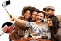 Gậy “tự sướng” selfie stick... dùng có sướng?