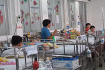 Nhiều trẻ ở TP HCM nhập viện vì mù khô 