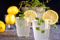 6 lý do khiến bạn nên uống nước chanh ấm ngay lập tức 