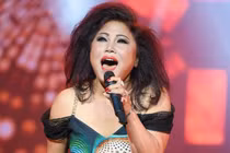 Siu Black gầy sọp sau scandal, lộ giọng hát karaoke gây ngỡ ngàng