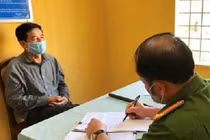 Vụ đường dây làm giả 200 triệu lít xăng: Thêm 8 người bị bắt