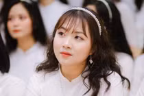 Nữ sinh Nghệ An thủ khoa khối C, thủ khoa khối D đến từ Kon Tum