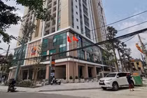 Người phụ nữ rơi tầng cao chung cư xuống đất tử vong ở Hà Nội