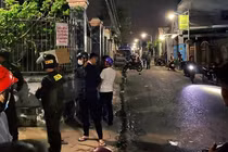 Công an tại hiện trường.