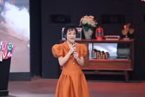 MC Thảo Vân khóc nghẹn nhớ ngày hôn lễ thiếu vắng hình bóng mẹ